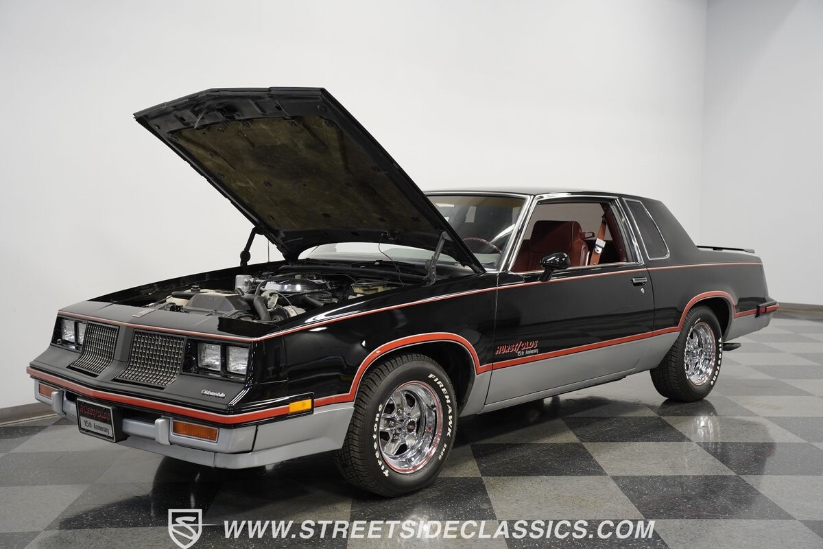 Oldsmobile-Cutlass-1983-Coupe-28