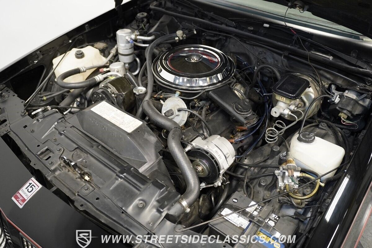Oldsmobile-Cutlass-1983-Coupe-3
