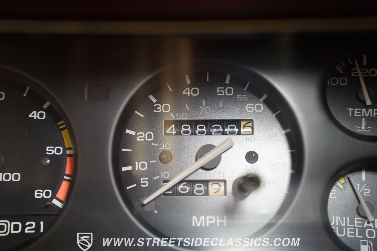 Oldsmobile-Cutlass-1983-Coupe-39