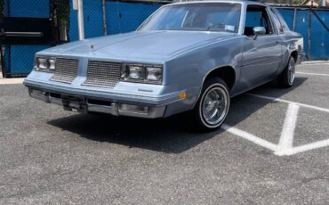 Oldsmobile-Cutlass-1985-Coupe-1