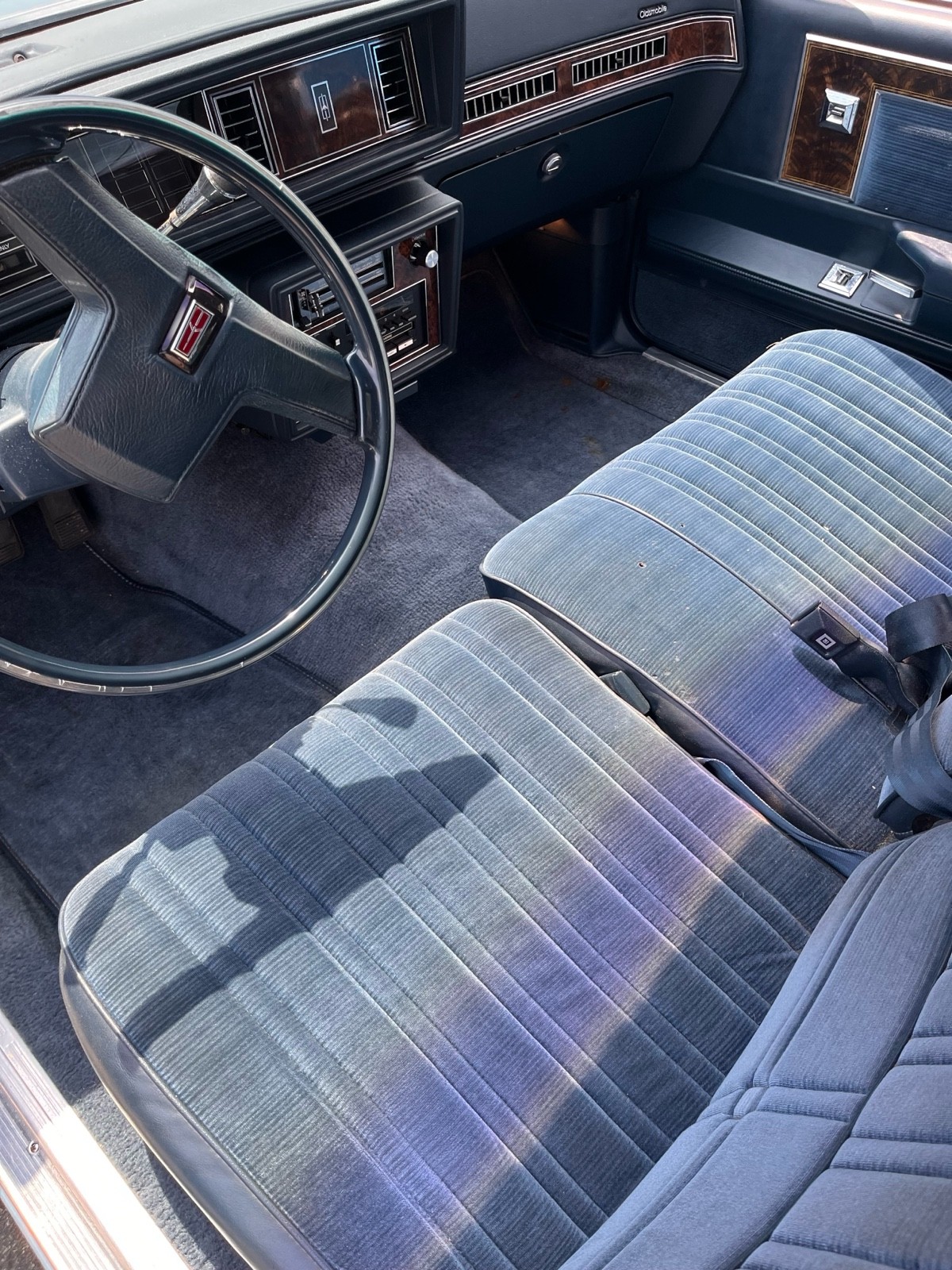 Oldsmobile-Cutlass-1985-Coupe-14
