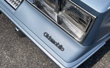 Oldsmobile-Cutlass-1985-Coupe-2