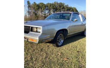 Oldsmobile-Cutlass-1986-Silver-Blue-10