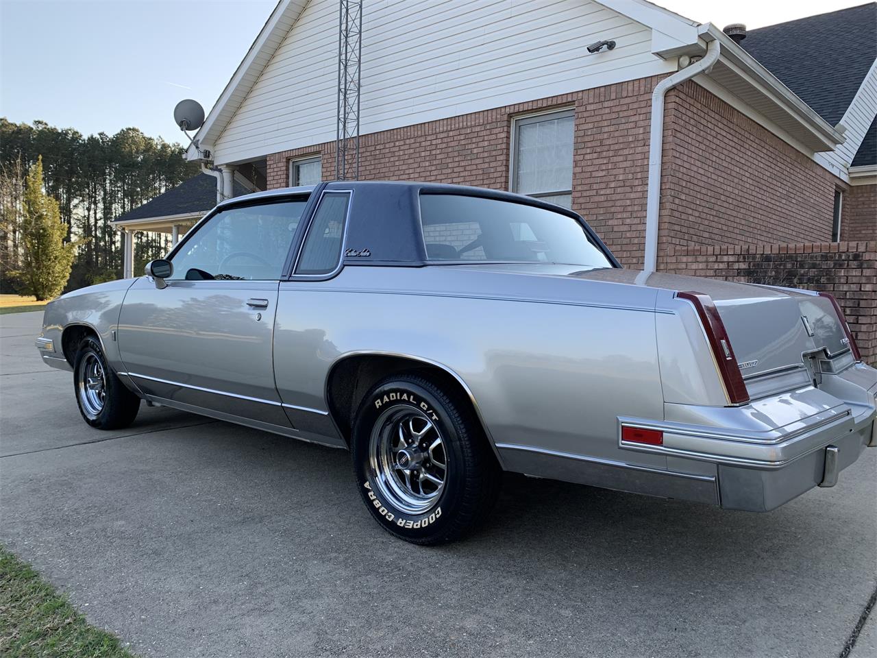 Oldsmobile-Cutlass-1986-Silver-Blue-15