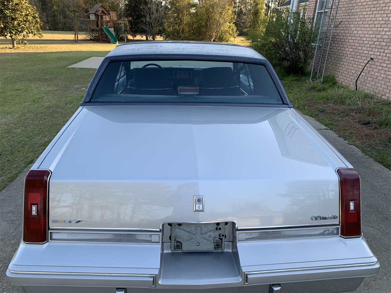 Oldsmobile-Cutlass-1986-Silver-Blue-2