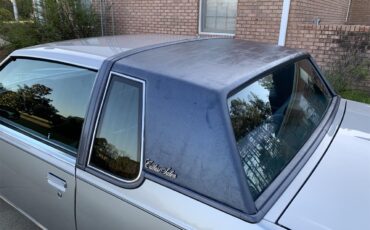 Oldsmobile-Cutlass-1986-Silver-Blue