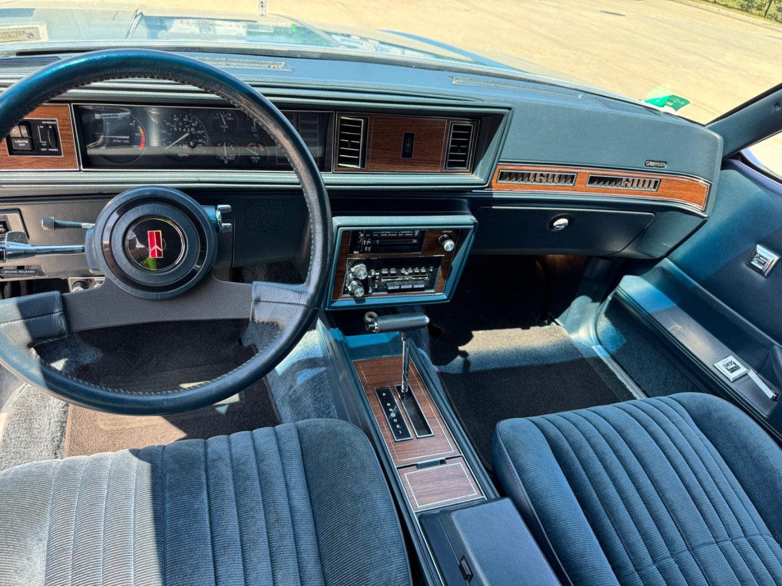 Oldsmobile-Cutlass-1988-Coupe-14