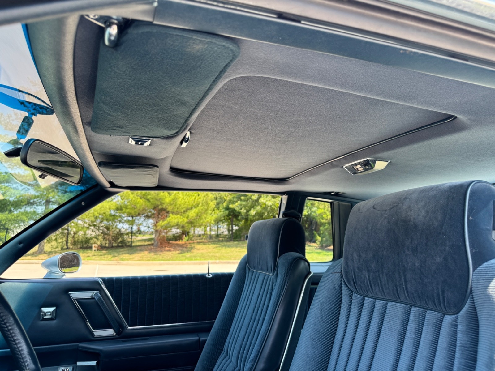 Oldsmobile-Cutlass-1988-Coupe-19