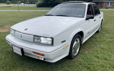 Oldsmobile-Cutlass-1989-Sedan-11