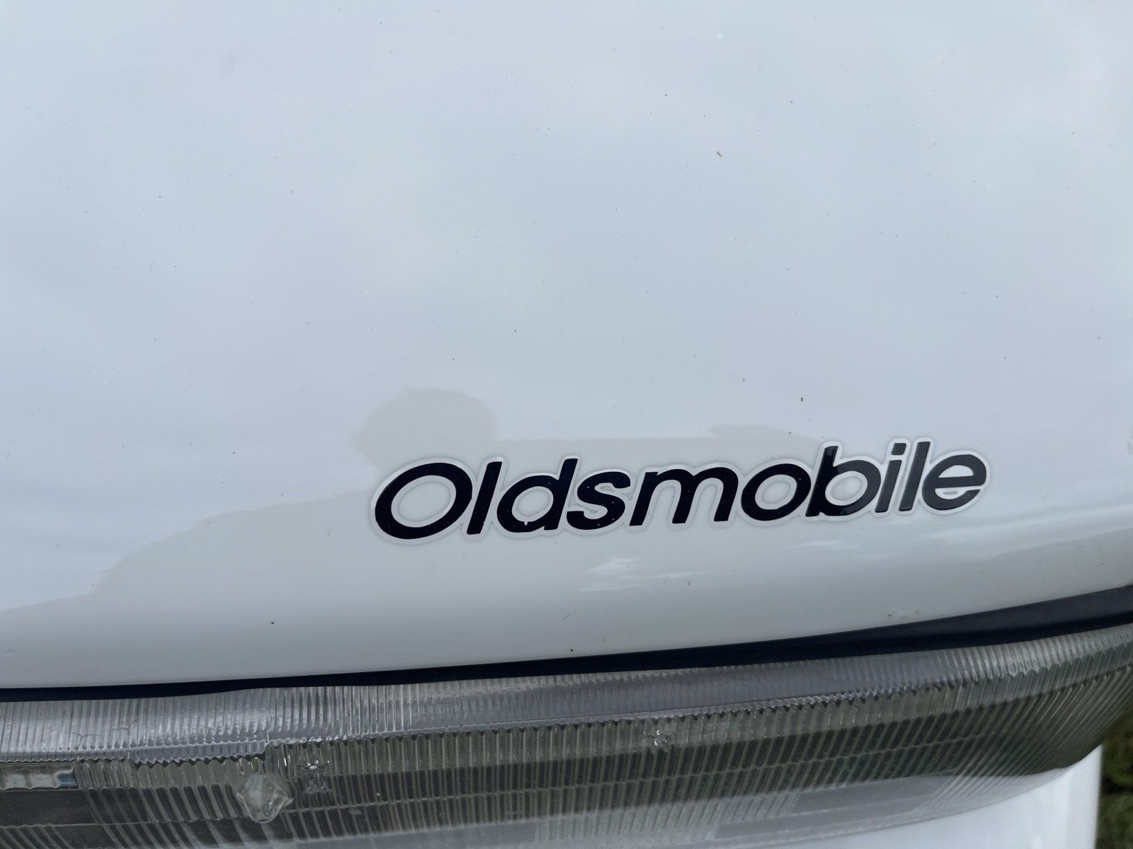 Oldsmobile-Cutlass-1989-Sedan-13