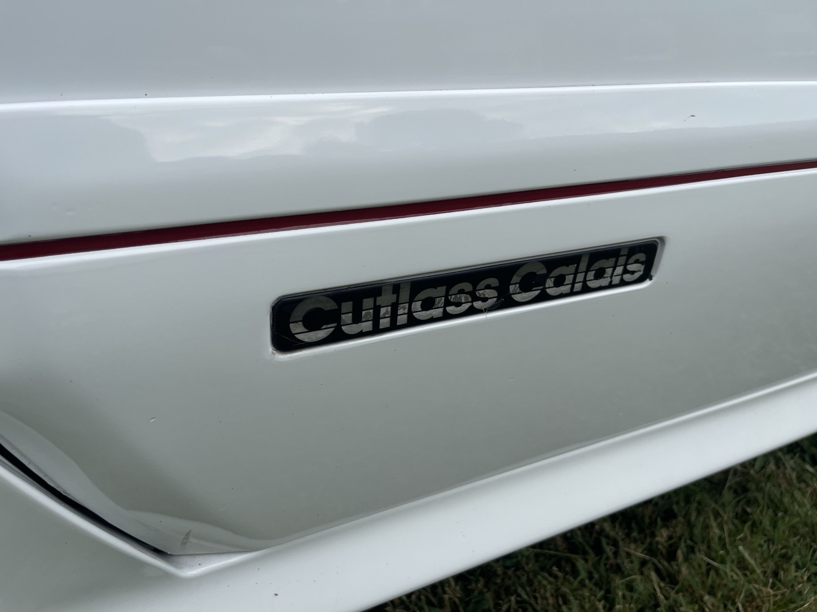 Oldsmobile-Cutlass-1989-Sedan-18