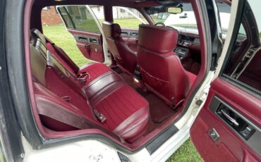 Oldsmobile-Cutlass-1989-Sedan-26