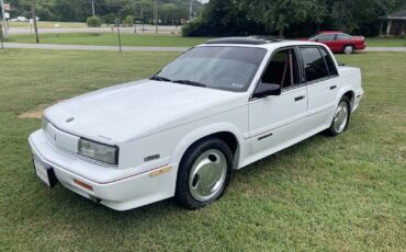 Oldsmobile-Cutlass-1989-Sedan