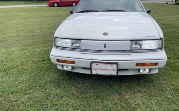 Oldsmobile-Cutlass-1989-Sedan-9