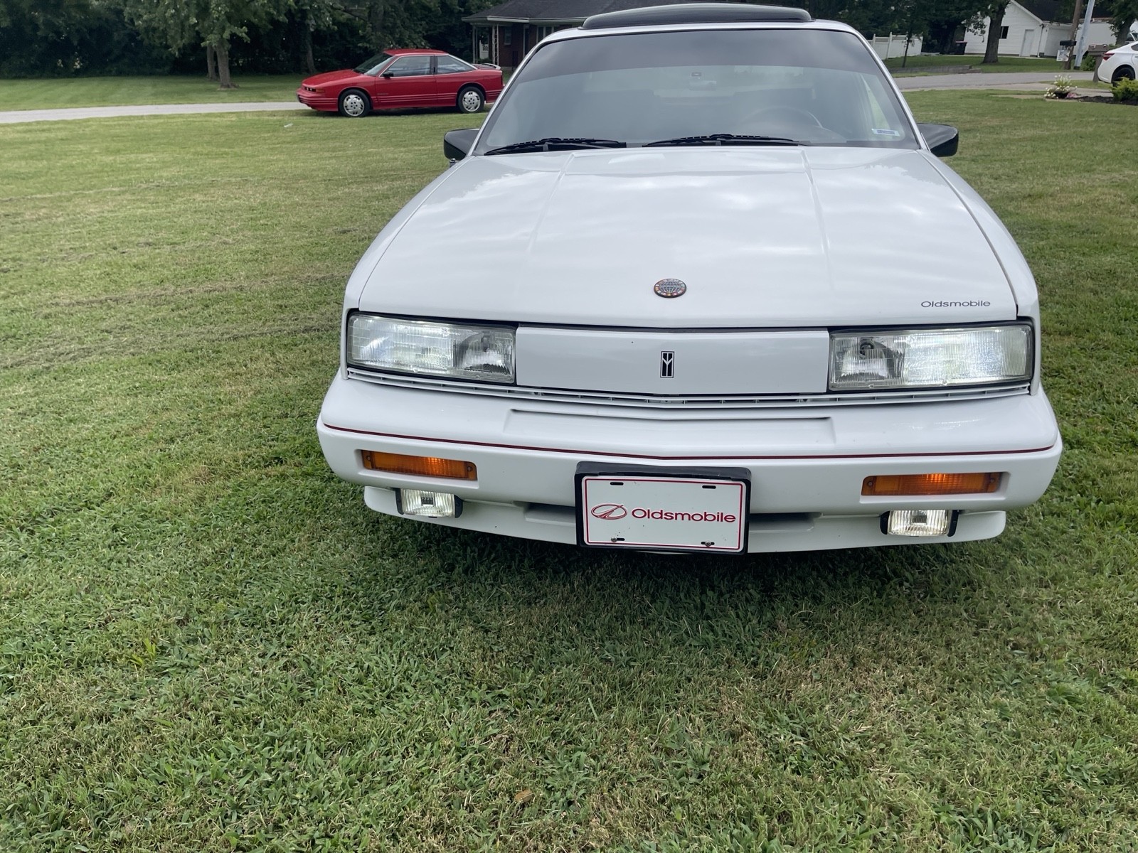 Oldsmobile-Cutlass-1989-Sedan-9