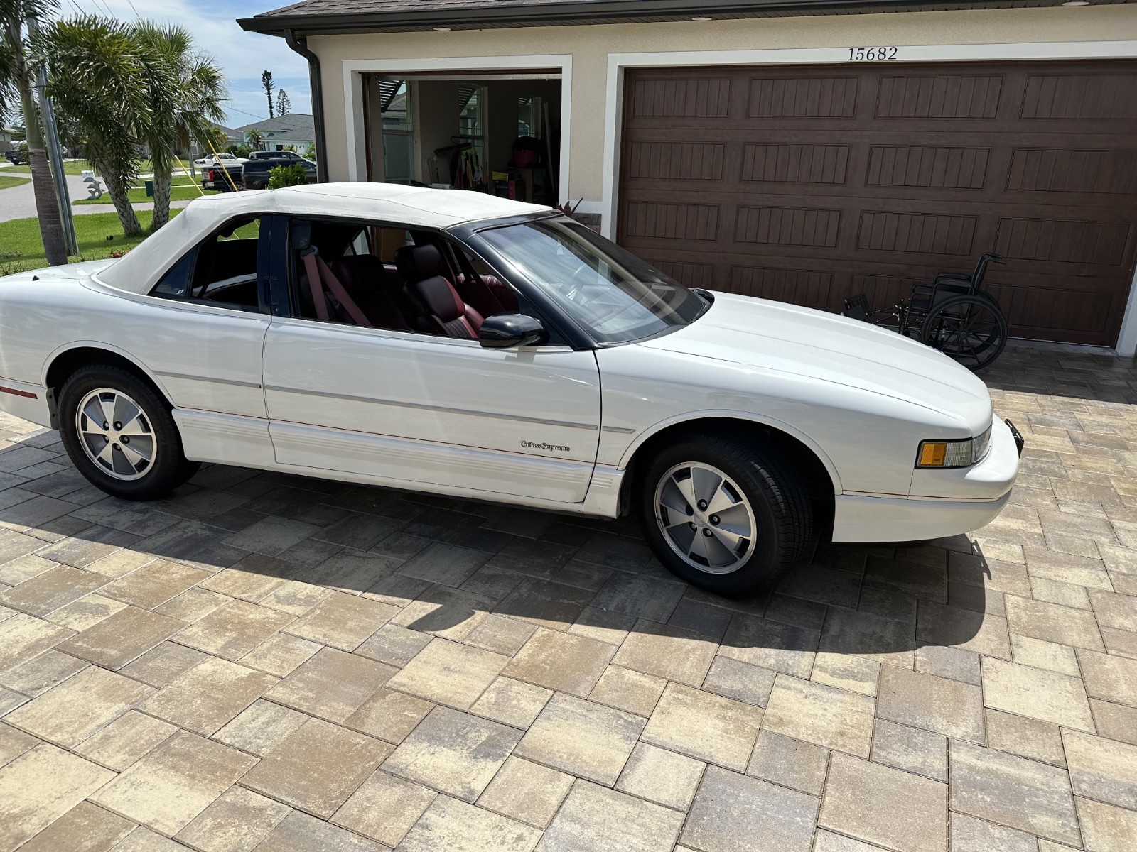 Oldsmobile-Cutlass-1991-Convertible-2