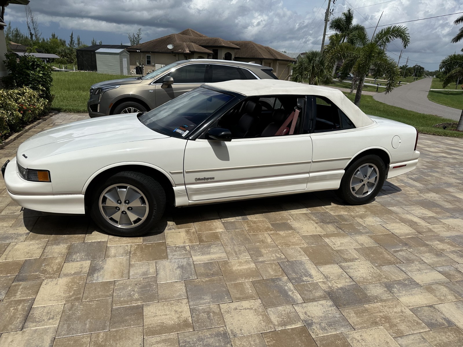Oldsmobile-Cutlass-1991-Convertible-3
