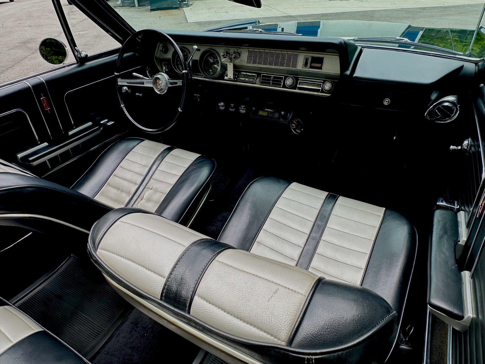 Oldsmobile-Cutlass-442-Convertible-1966-Convertible-442-Original-29