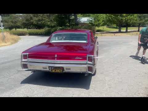 Oldsmobile-Cutlass-supreme-1967-Custom-candy-Red-White-Black-1