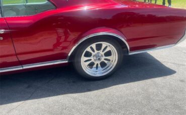 Oldsmobile-Cutlass-supreme-1967-Custom-candy-Red-White-Black-14