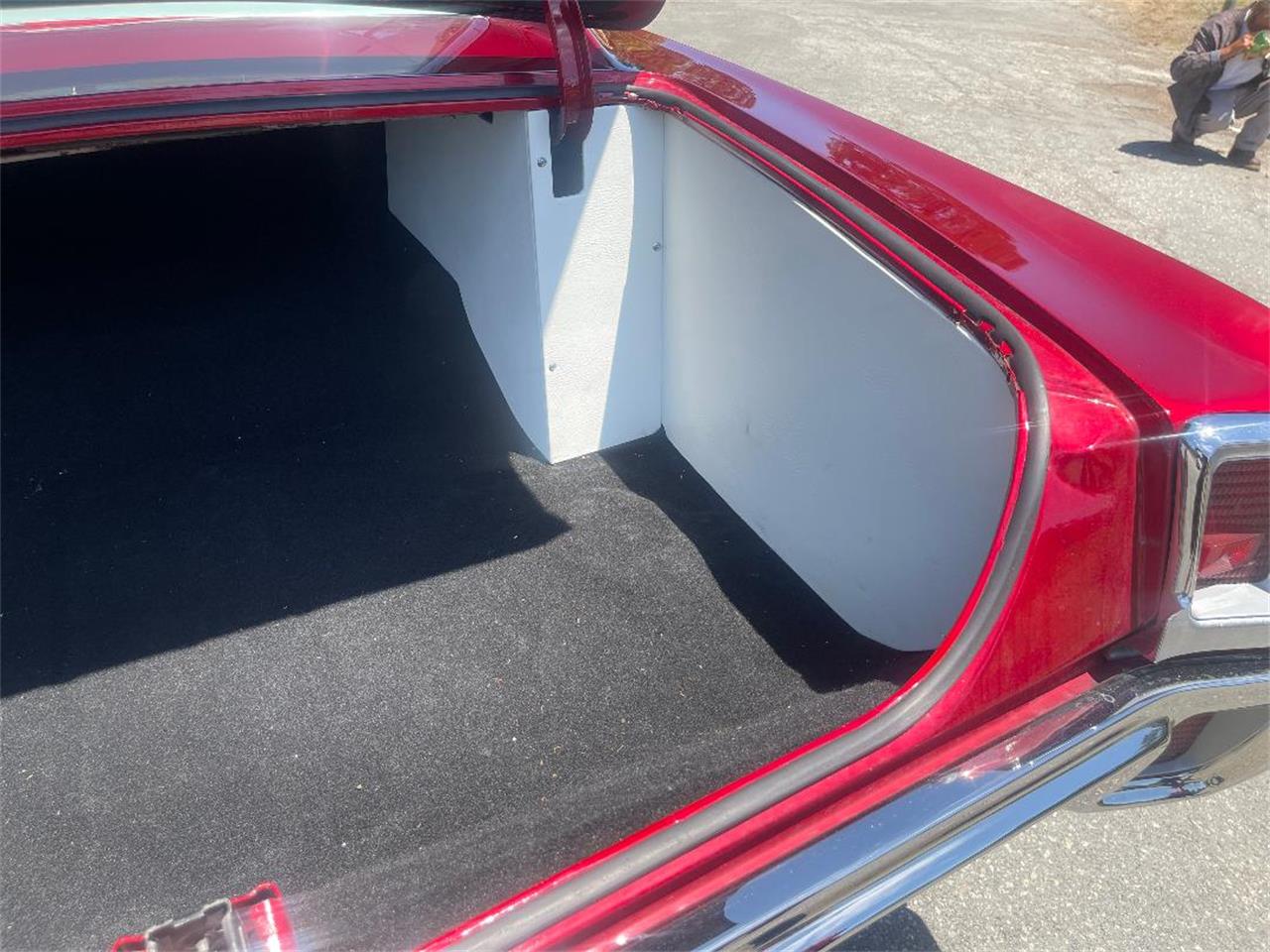 Oldsmobile-Cutlass-supreme-1967-Custom-candy-Red-White-Black-15
