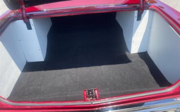 Oldsmobile-Cutlass-supreme-1967-Custom-candy-Red-White-Black-16