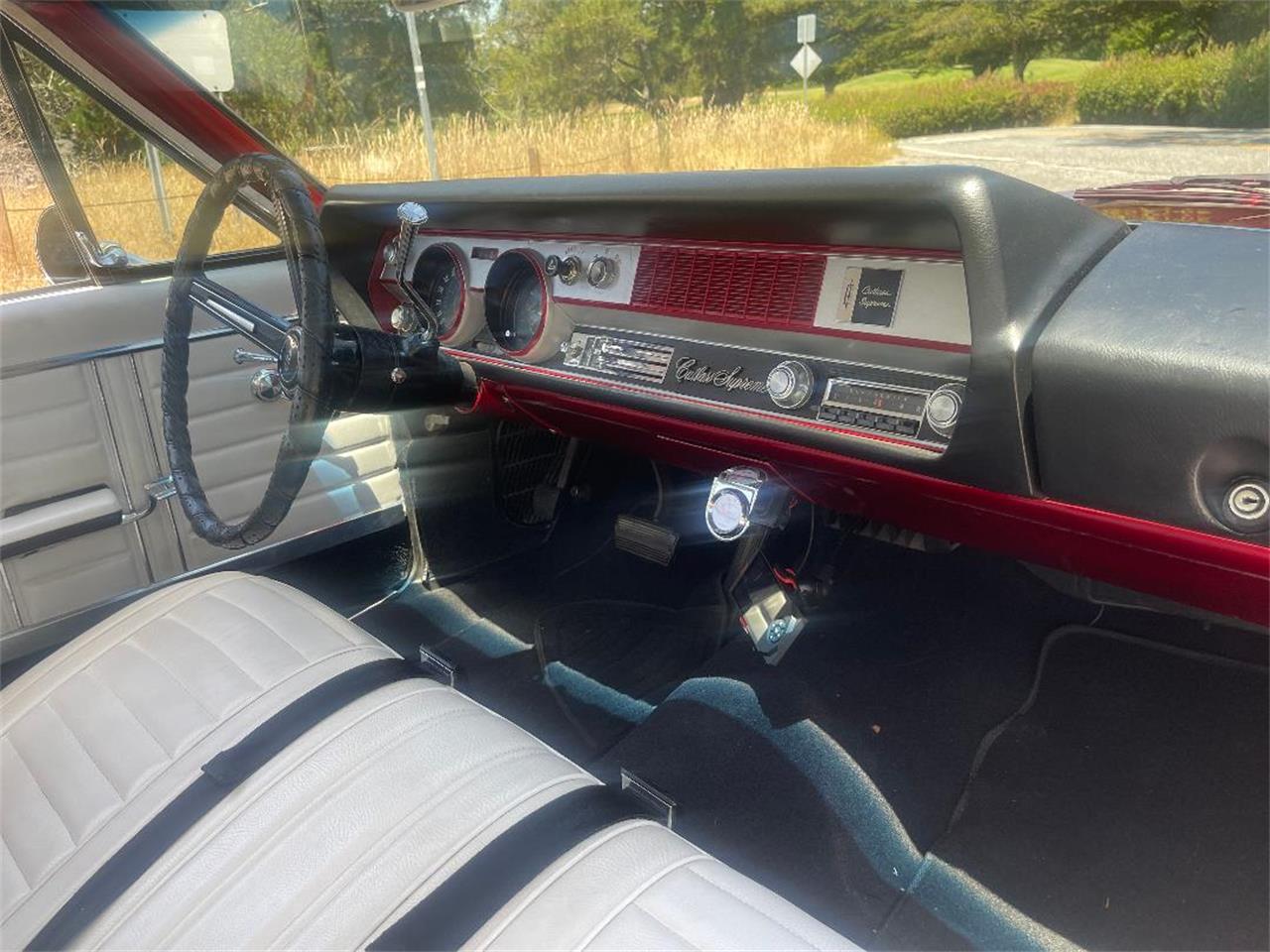 Oldsmobile-Cutlass-supreme-1967-Custom-candy-Red-White-Black-20