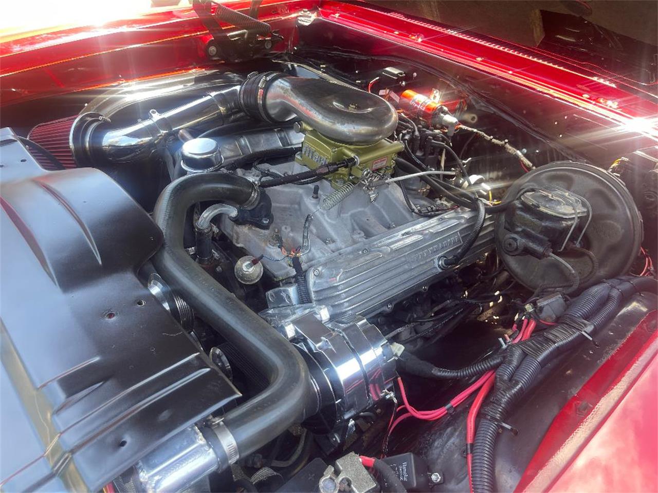 Oldsmobile-Cutlass-supreme-1967-Custom-candy-Red-White-Black-25