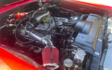 Oldsmobile-Cutlass-supreme-1967-Custom-candy-Red-White-Black-26