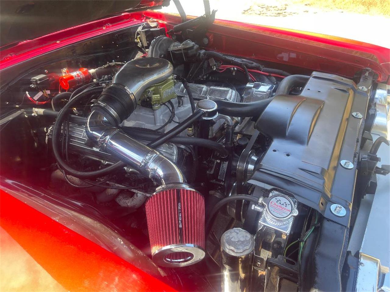 Oldsmobile-Cutlass-supreme-1967-Custom-candy-Red-White-Black-26
