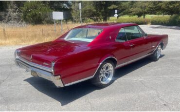 Oldsmobile-Cutlass-supreme-1967-Custom-candy-Red-White-Black-7