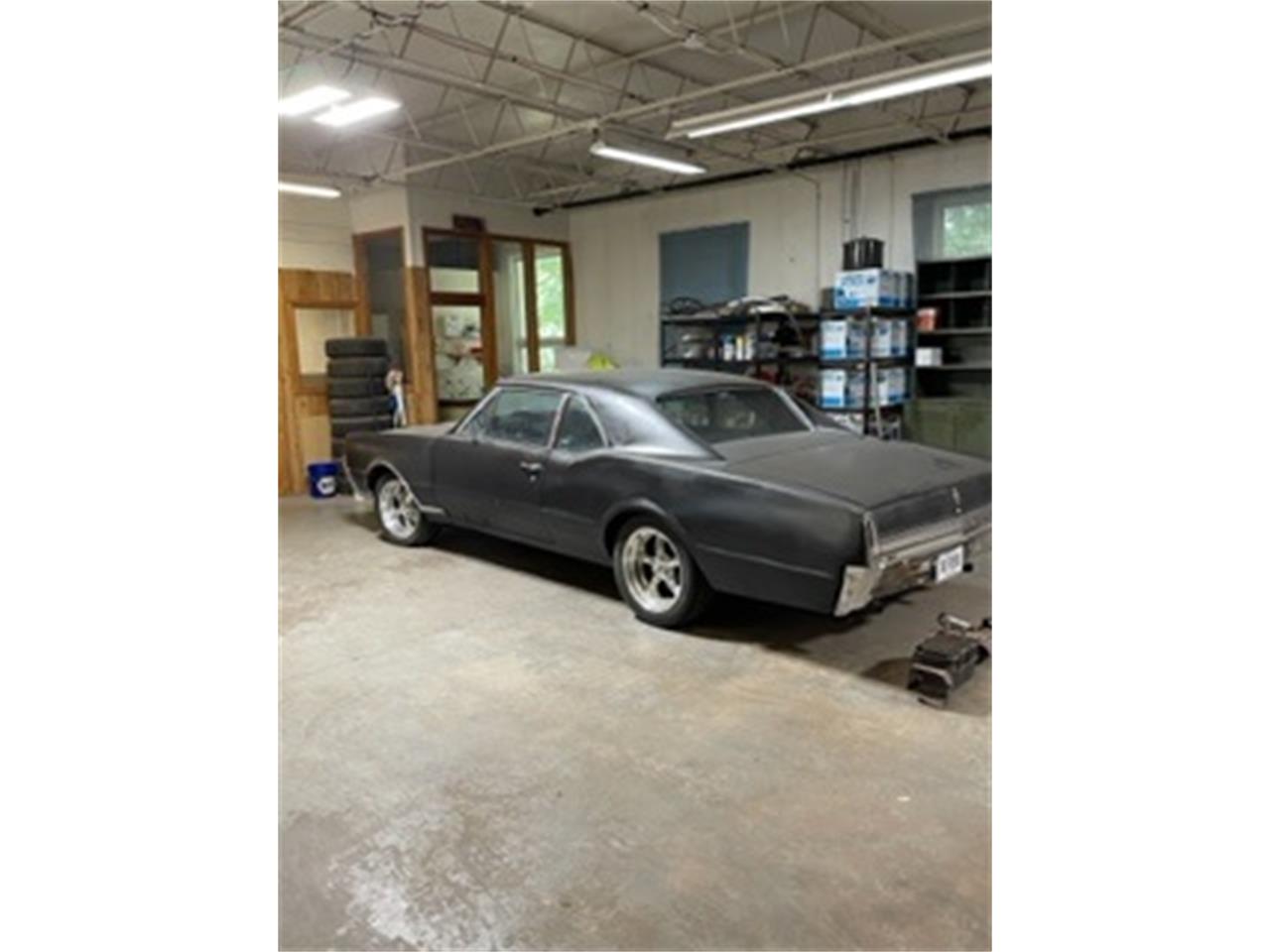 Oldsmobile-Cutlass-supreme-1967-black-black-2
