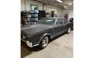 Oldsmobile-Cutlass-supreme-1967-black-black-4