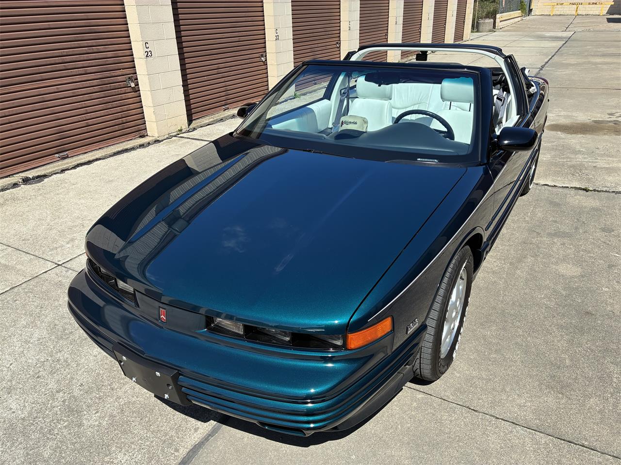 Oldsmobile-Cutlass-supreme-1995-Metallic-teal-White-27
