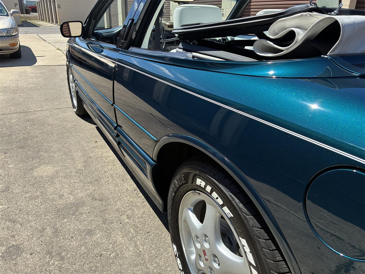 Oldsmobile-Cutlass-supreme-1995-Metallic-teal-White-5