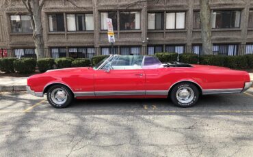 Oldsmobile-Delta-88-1966-Red-White-10