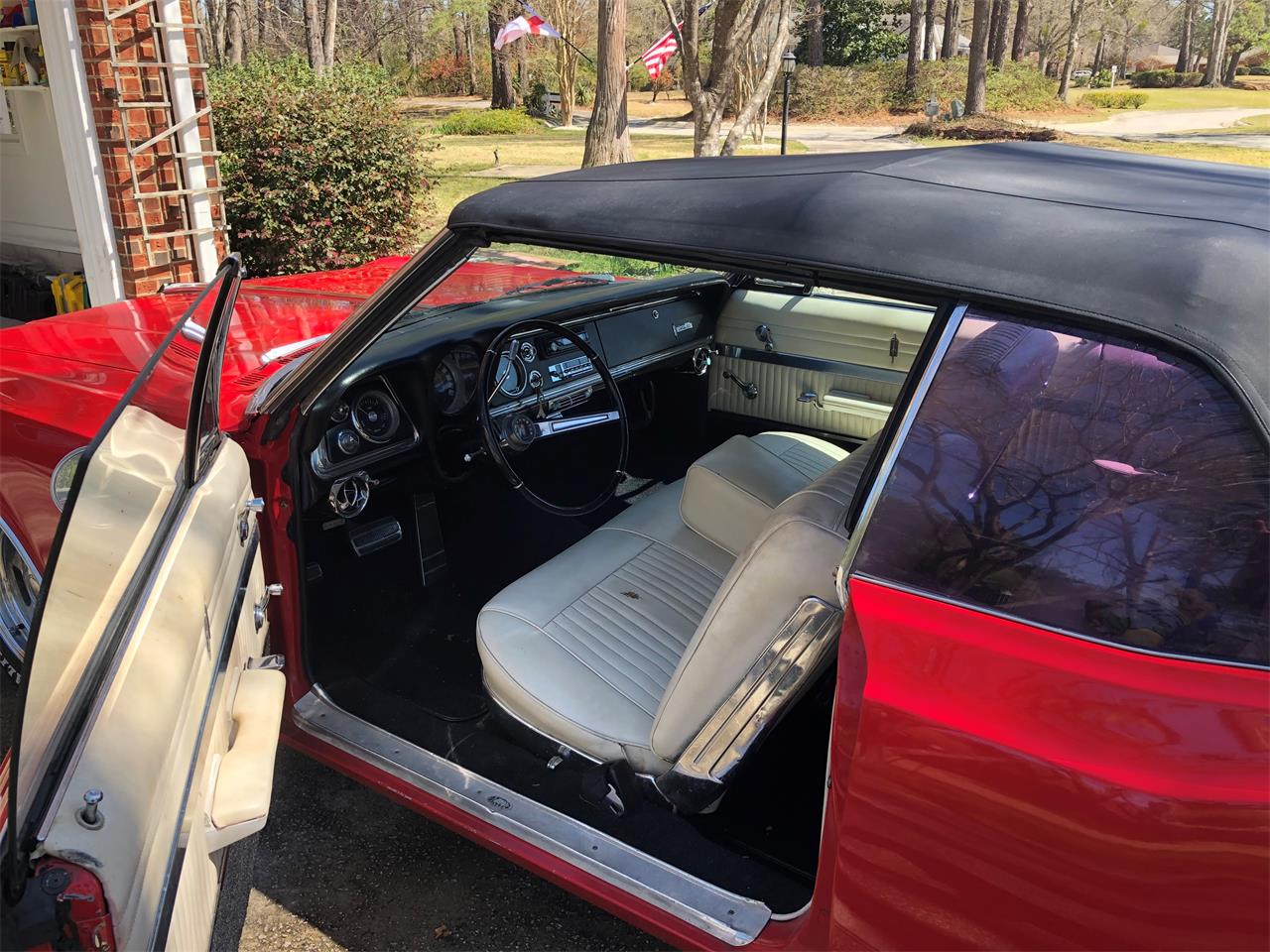 Oldsmobile-Delta-88-1966-Red-White-3