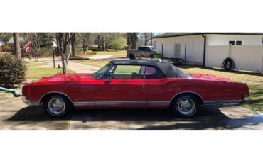 Oldsmobile-Delta-88-1966-Red-White