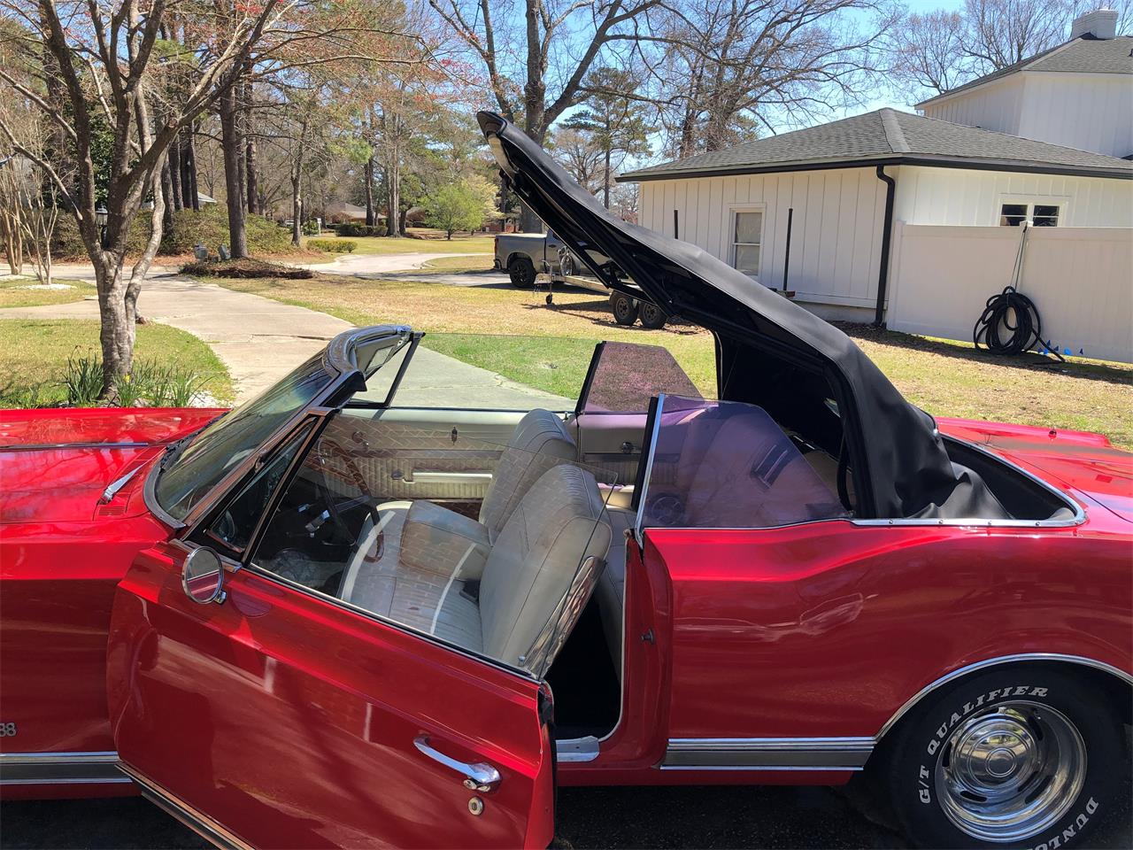 Oldsmobile-Delta-88-1966-Red-White-5