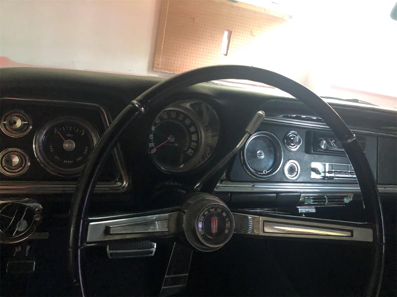 Oldsmobile-Delta-88-1966-Red-White-6