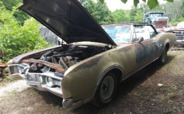 Oldsmobile-Delta-88-1967-15