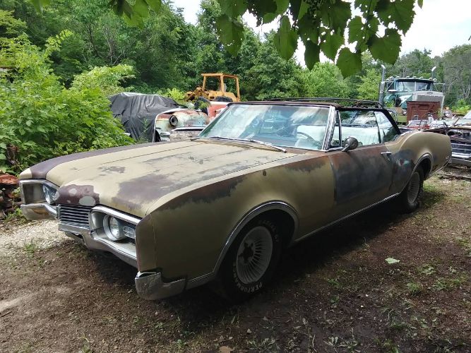 Oldsmobile-Delta-88-1967-17