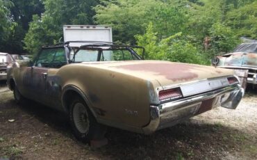 Oldsmobile-Delta-88-1967-3