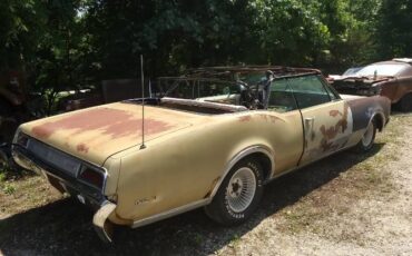 Oldsmobile-Delta-88-1967-4