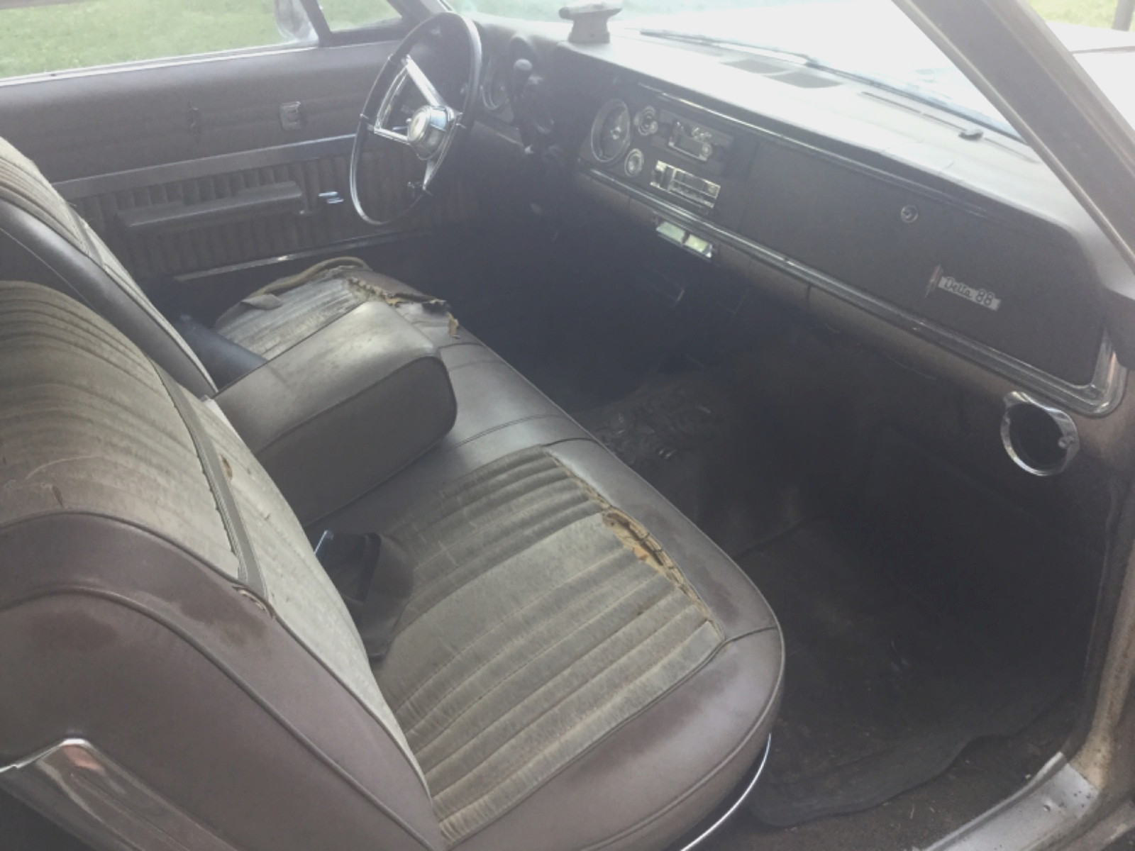 Oldsmobile-Delta-88-Holiday-Coupe-1966-Coupe-14