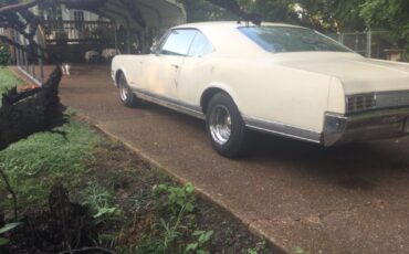 Oldsmobile-Delta-88-Holiday-Coupe-1966-Coupe-2