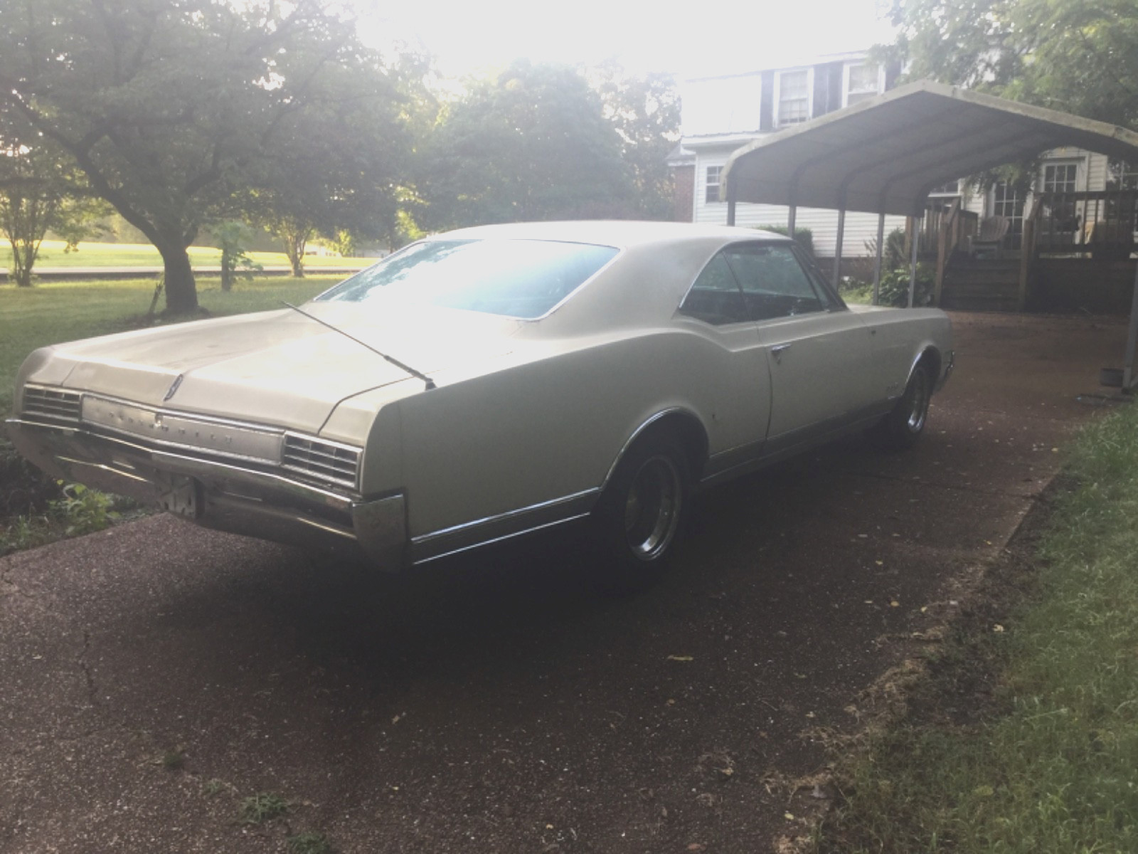 Oldsmobile-Delta-88-Holiday-Coupe-1966-Coupe-3