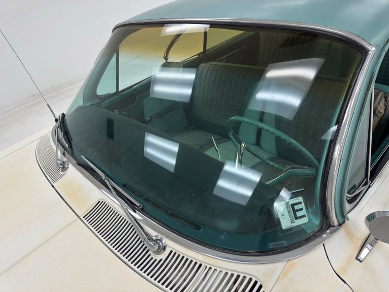 Oldsmobile-Dynamic-88-1961-Provincial-White-Green-14