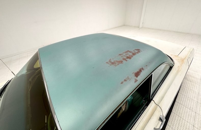 Oldsmobile-Dynamic-88-1961-Provincial-White-Green-15