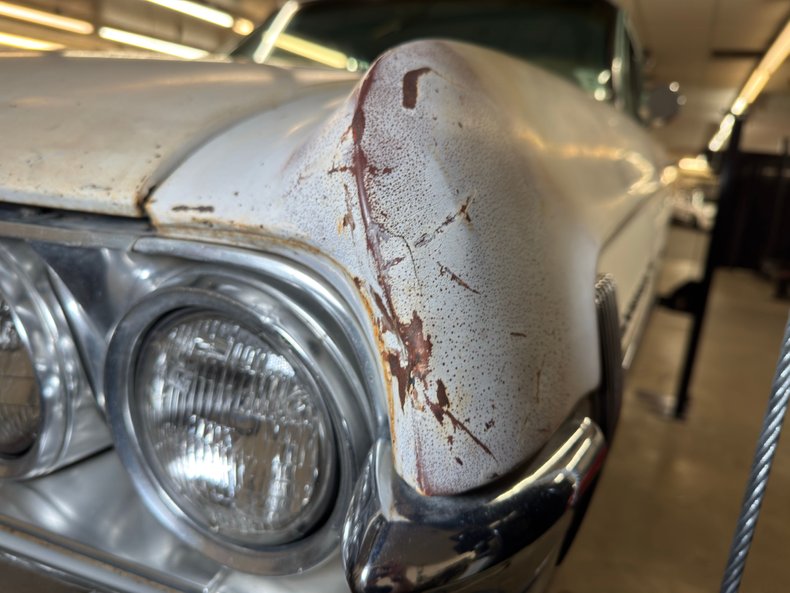 Oldsmobile-Dynamic-88-1961-Provincial-White-Green-16